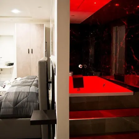 Sotterranea Con Jacuzzi 3* Nápoly
