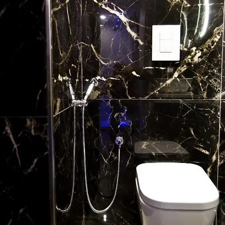Sotterranea Con Jacuzzi
