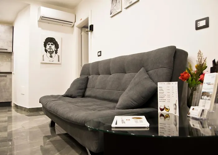 Sotterranea Con Jacuzzi Maison d'hôtes Naples