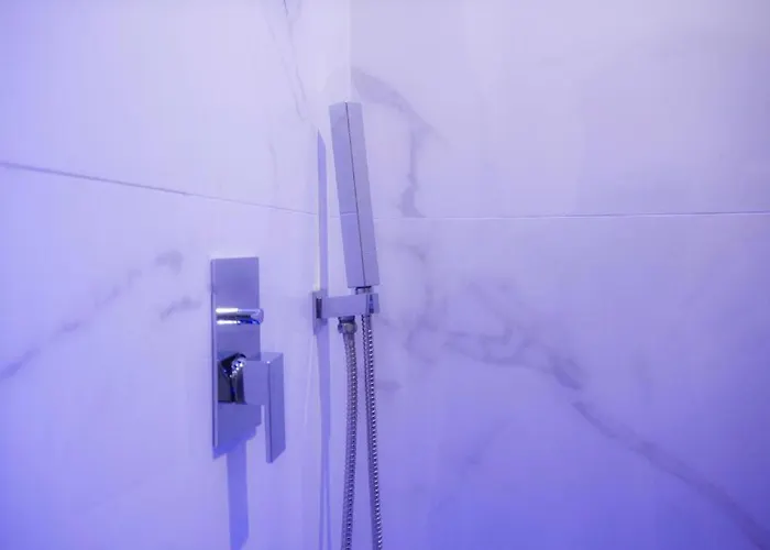 Sotterranea Con Jacuzzi Naples