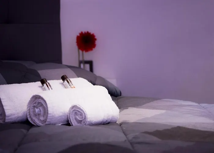 Sotterranea Con Jacuzzi Naples