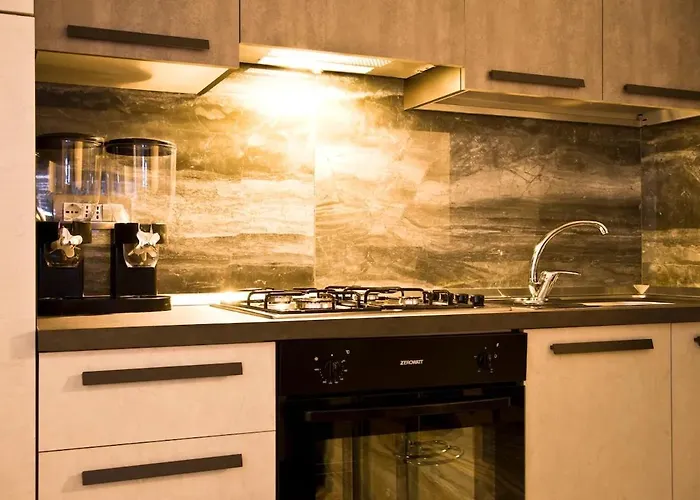 Sotterranea Con Jacuzzi Naples