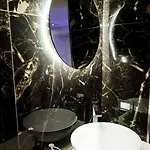 Sotterranea Con Jacuzzi Affittacamere 3*