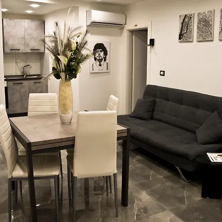 Guest house Sotterranea Con Jacuzzi Naples