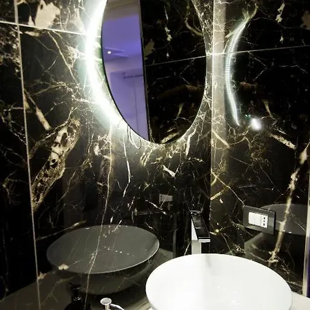 Sotterranea Con Jacuzzi Guest house *